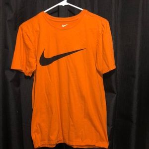 Mens Nike tee
